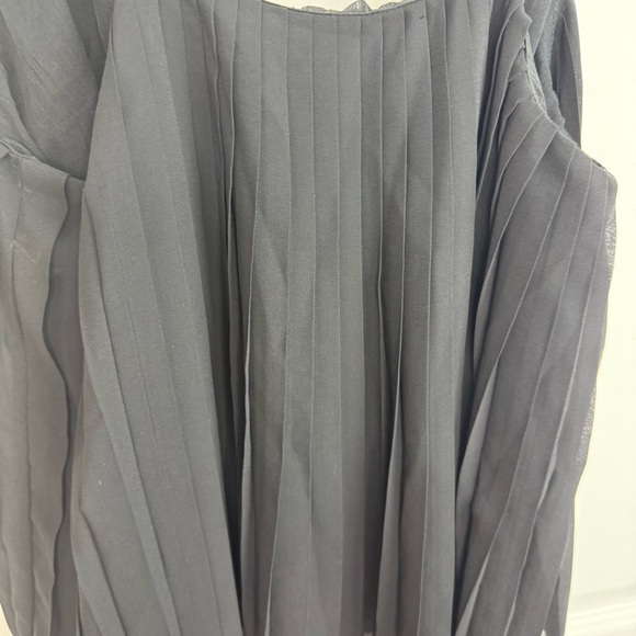 Abercrombie & Fitch Black Pleated Camisole - Picture 6 of 6